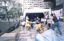 Acampamento na sede da Petrobrás/RJ-8